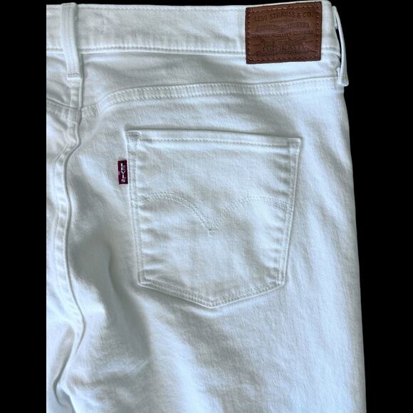 NWOT Levi’s premium 311 Shaping Skinny Distressed Women’s Jeans Size 32 - Picture 13 of 14